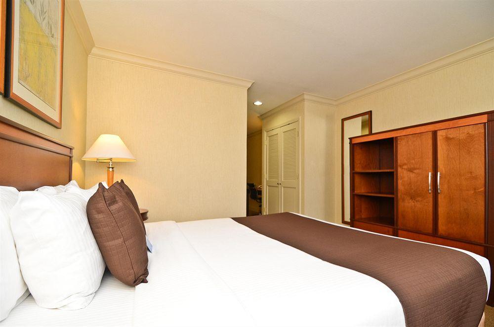 Best Western Plus All Suites Inn Santa Cruz Bilik gambar